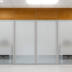 Luxus Floor-to-Ceiling Partition